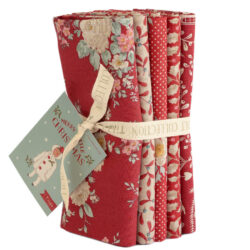 Tilda Merry Little Christmas Fat Quarter Bundle 5 fabrics 50 x 55 cm Red July 2027
