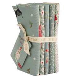 Tilda Merry Little Christmas Fat Quarter Bundle 5 fabrics 50 x 55 cm Duck Egg July 2027